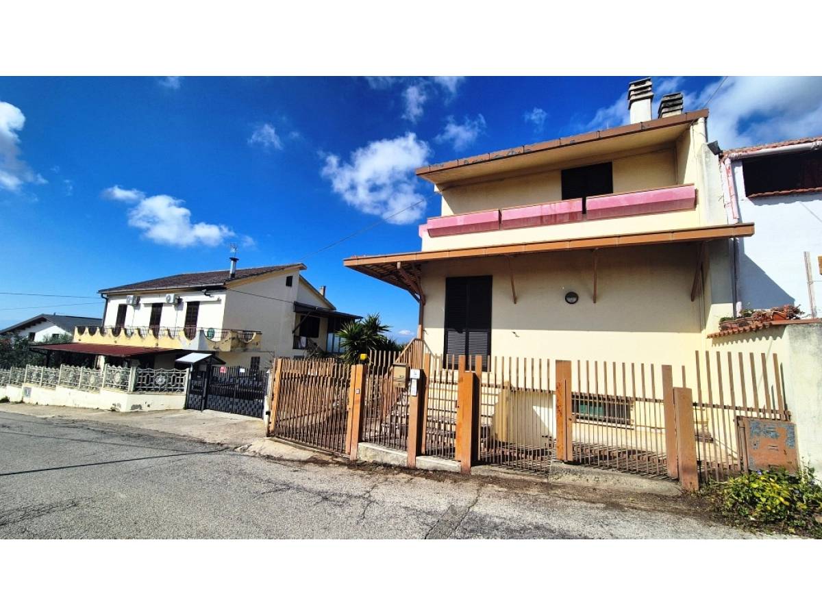 Indipendent house for sale in strada villaggio del fanciullo in Tricalle area at Chieti - 2303413 foto 1