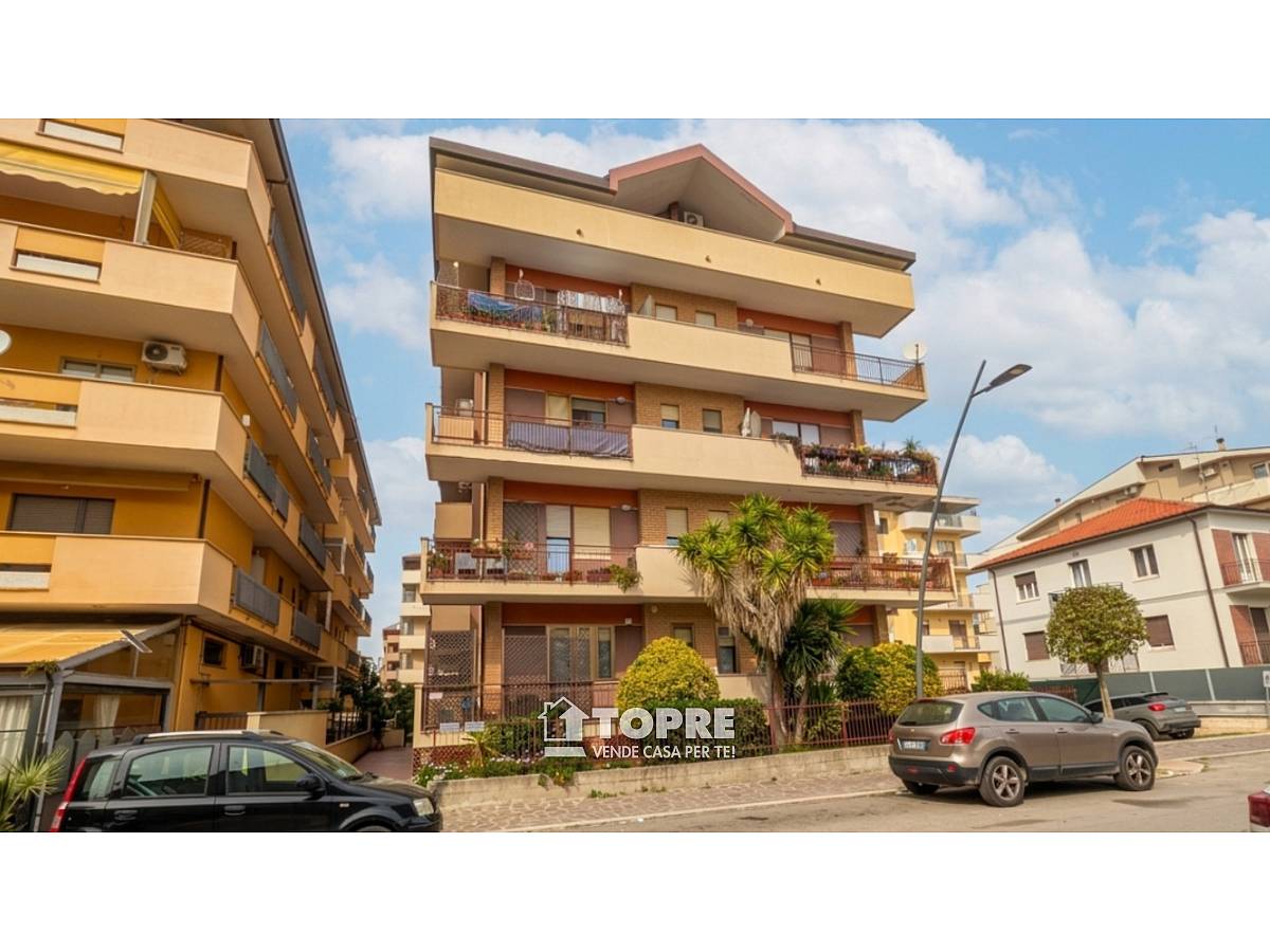 Apartment for sale in Via della Rinascita  at Francavilla al Mare - 3220126 foto 3