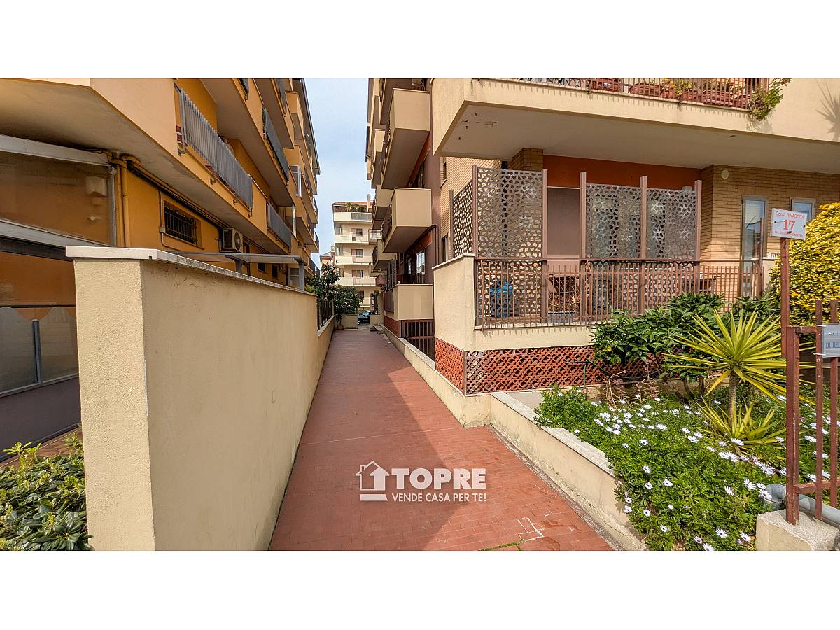 Apartment for sale in Via della Rinascita  at Francavilla al Mare - 3220126 foto 4