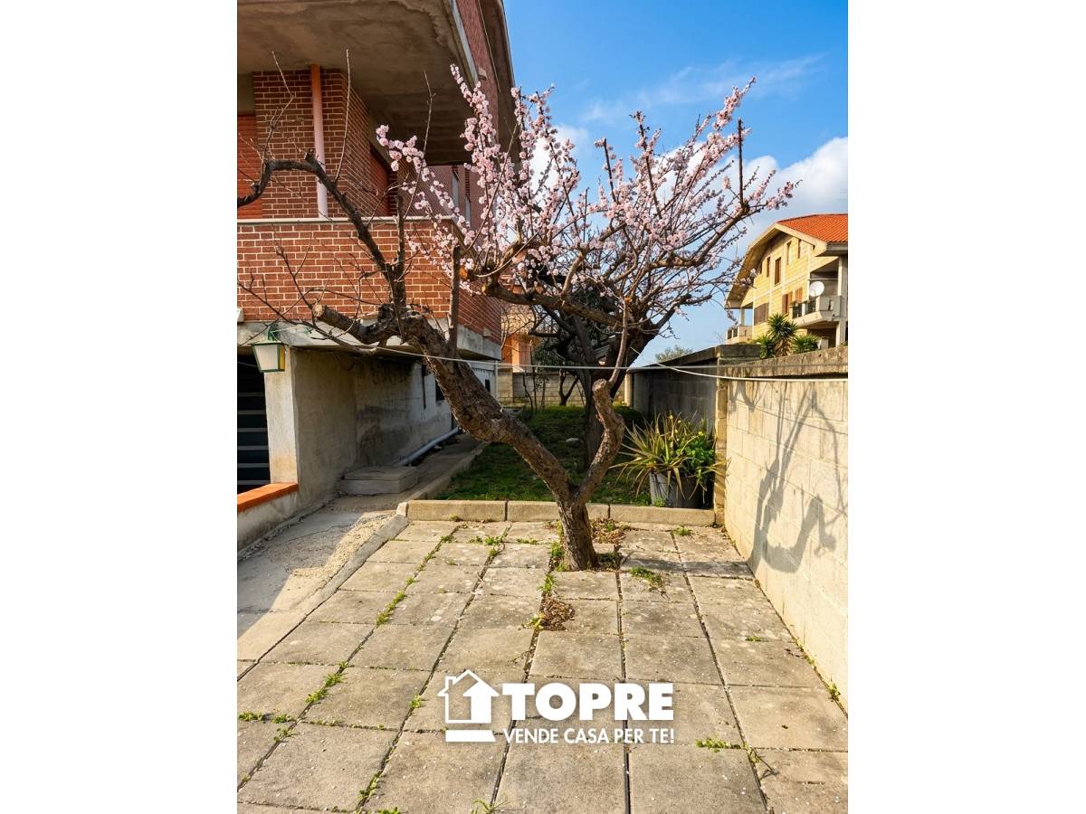 Indipendent house for sale in Via Miracoli  at Casalbordino - 5795601 foto 6
