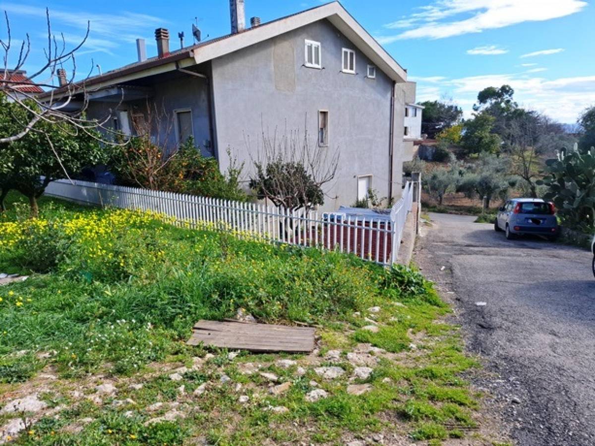 Terreno Edificabile Res. in vendita in  zona Colli a Pescara - 2704613 foto 2