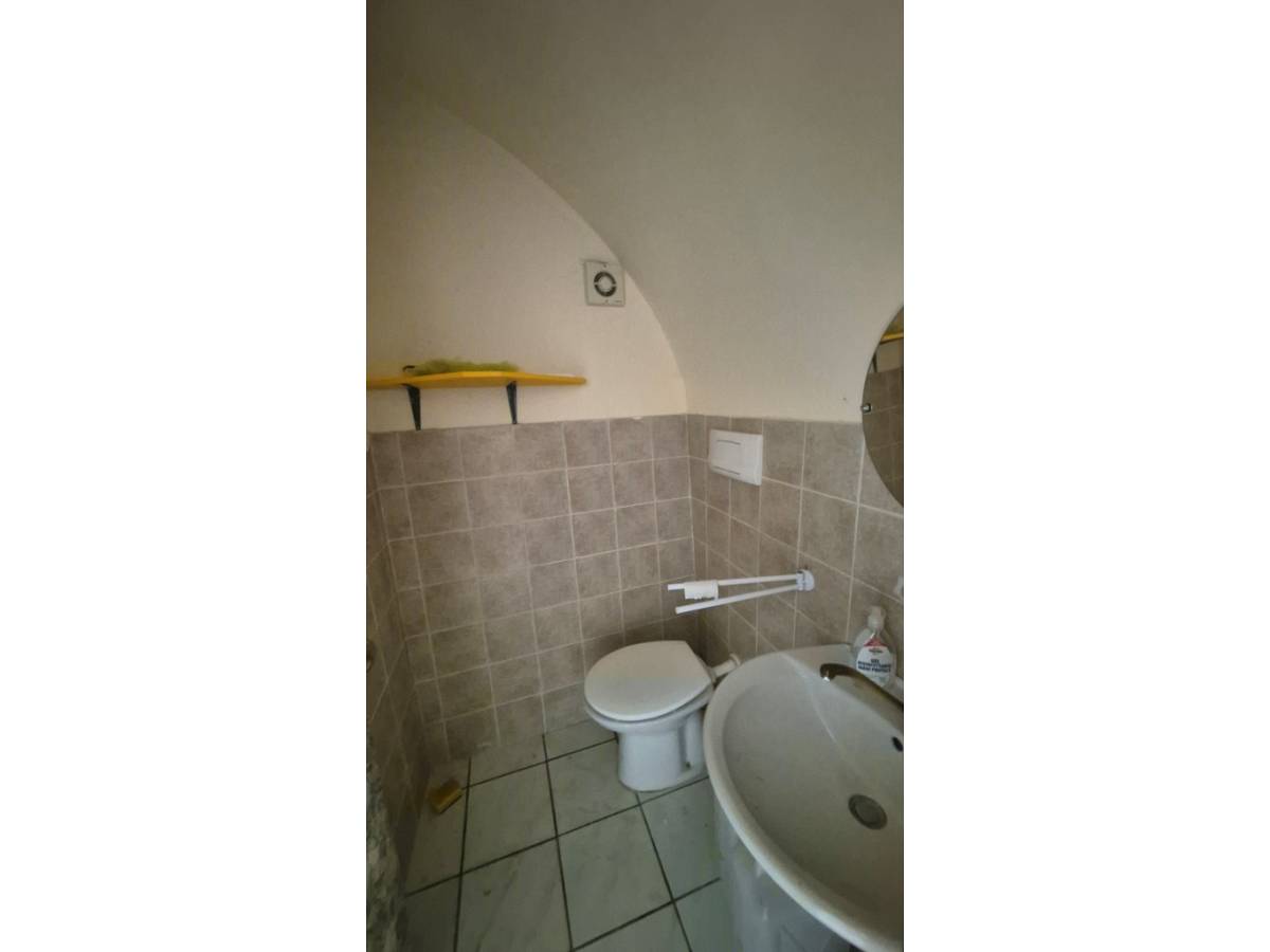 Negozio o Locale in vendita in via degli agostiniani zona S. Maria - Arenazze a Chieti - 8455226 foto 4
