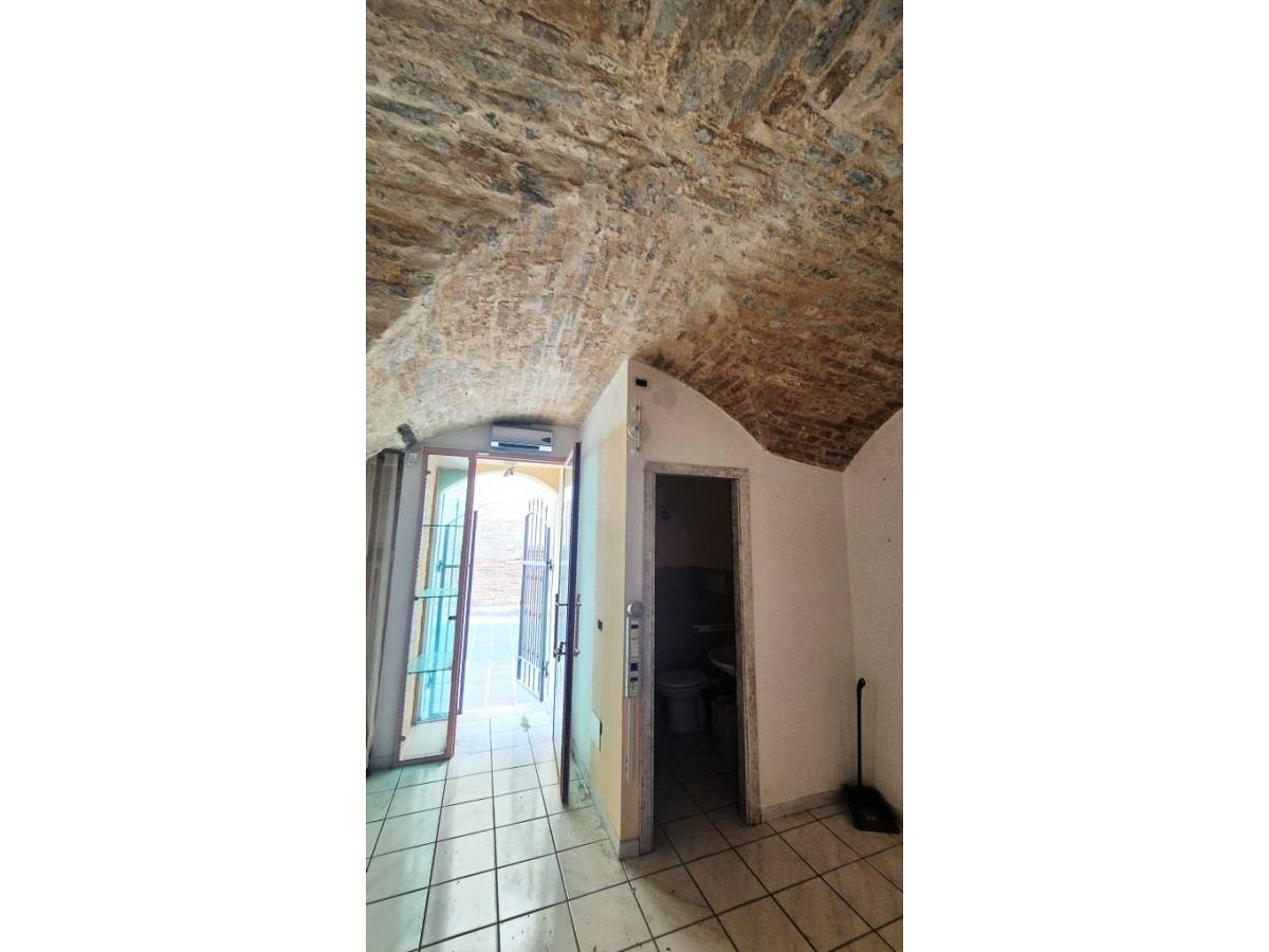 Negozio o Locale in vendita in via degli agostiniani zona S. Maria - Arenazze a Chieti - 8455226 foto 3