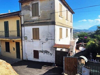 Sale Semi-detached house a Chieti